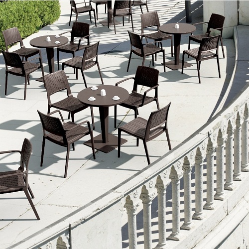 Outdoor Restaurant Tables and Chairs