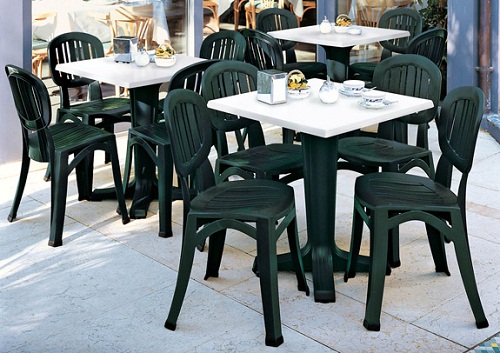 Outside Dining Table and Chairs