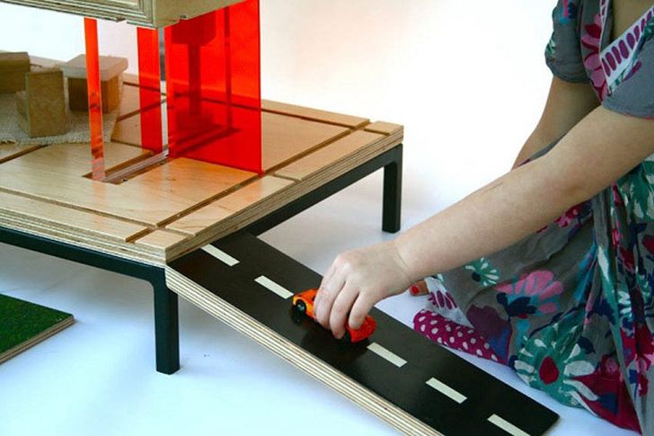 Coffee Table and Dollhouse into One Package