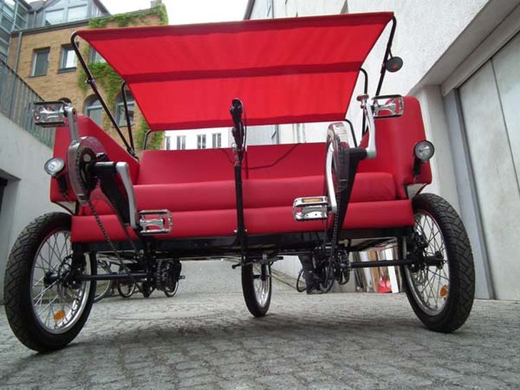 Hybrid Sofa Bike by Jacek Holubowicz Gives Extra Pleasure