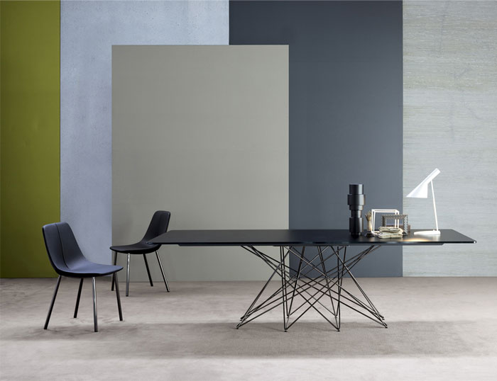 Bonaldo Table Concept Octa Table Design by Bartoli Design with Nice Table Lamp and Black Chair