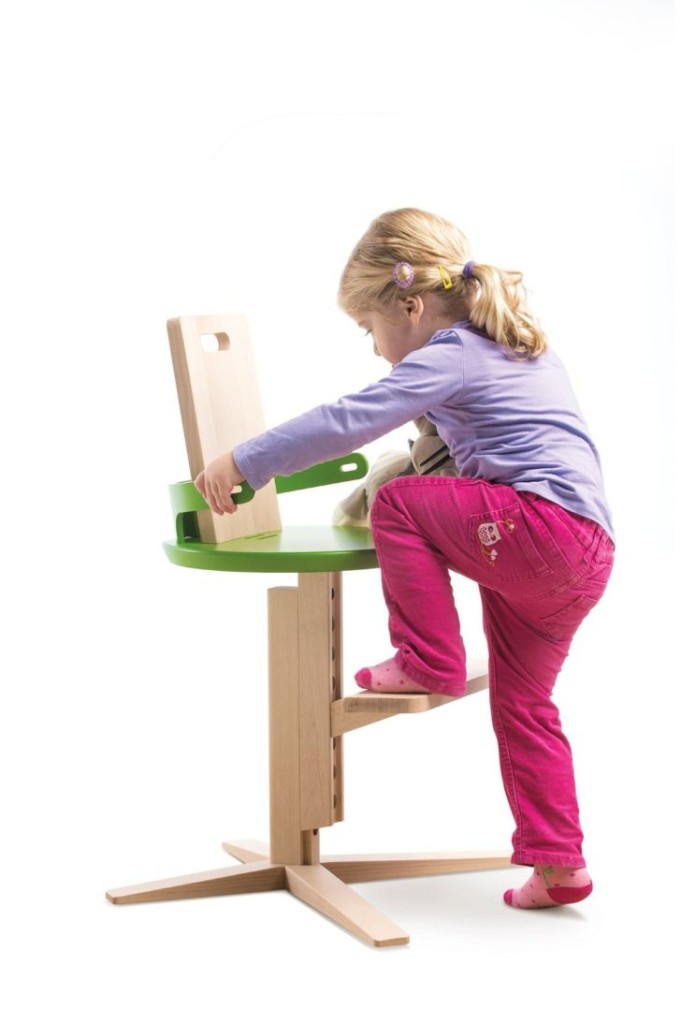 flexible-wooden-froc-chair-for-kids-with-four-legs