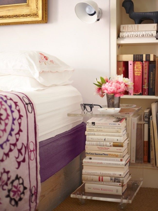 bedside-nightstands-decoration-ideas-Transparent Acrylic Nighstand as Books Storage