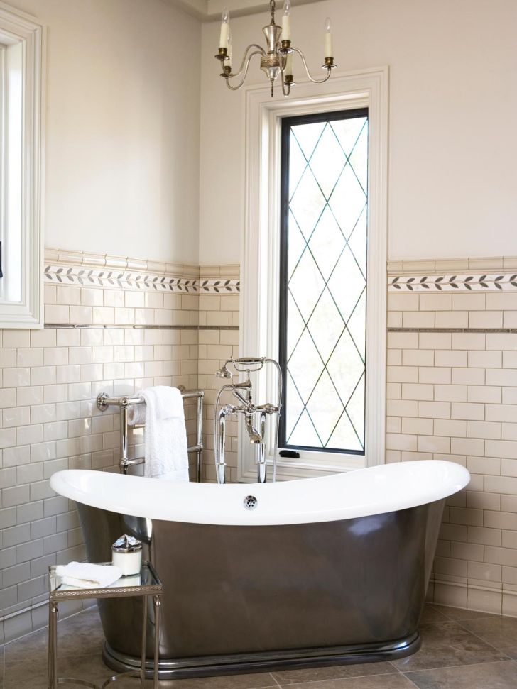 bathroom-chandelier-lighting-nice-bathroom-mini-chandelier_with_candlestick-shape_over-white-brown-bathub_with_white-framed-window