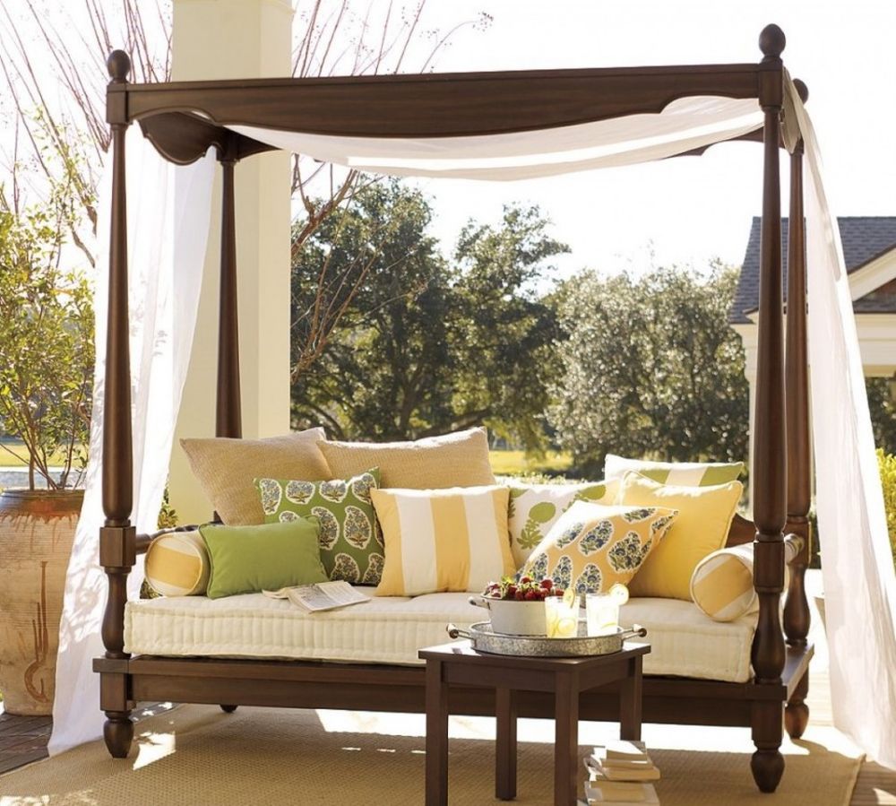 enchanting-canopy-bed-design-for-outdoor-with-classy-wooden-frame-design-outdoor-daybed-cushion-buying-guide